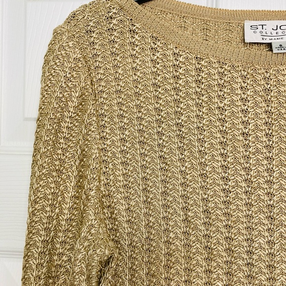 St. John gold chain look sweater Holidays Sz. 6 - Picture 2 of 5
